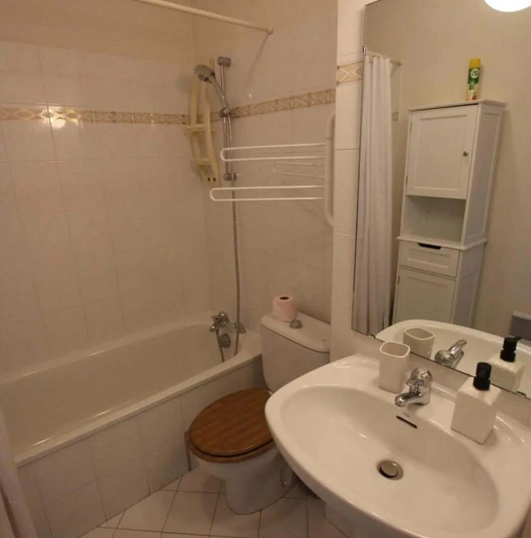 קאן Charming Apartment 15 Mins Away From The Palais Des Festivals 0*,  צרפת